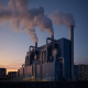 Blog - Recuperarea energiei prin incinerarea deșeurilor (imagine cu o fabrica)